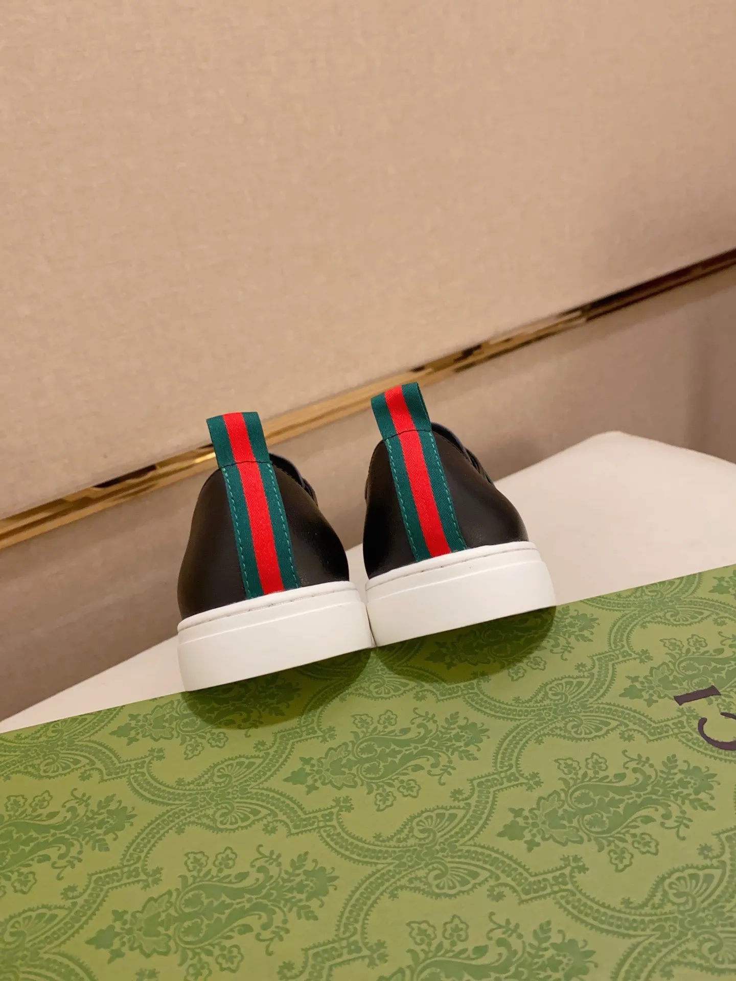 Men's clothing and shoes💰 440💰🇮🇹🇮🇹GUCCI (Gucci) top 🔍🔍 spring and summer models are on sale at the same time, the upper 🇮🇹 imported Italian first-layer cowhide, fully imported sheepskin lining 💪💪, completely 1⃣️compared 1⃣️Reproduction🇮🇹💪💪, ⚠Sole: The original sole is specially provided by the original factory, the exclusive movable molded sole is super comfortable, ⚠Original factory follow-up goods, 🔍🔍high quality, you can enter and leave the counter at will, welcome to compare⚠. Code number:38-44